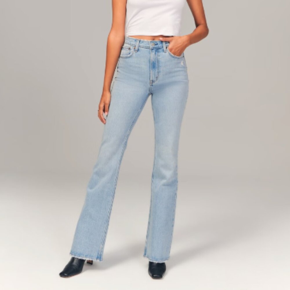 Abercrombie & Fitch Curve Love High Rise Vintage Flare Jean Size 29 / 8